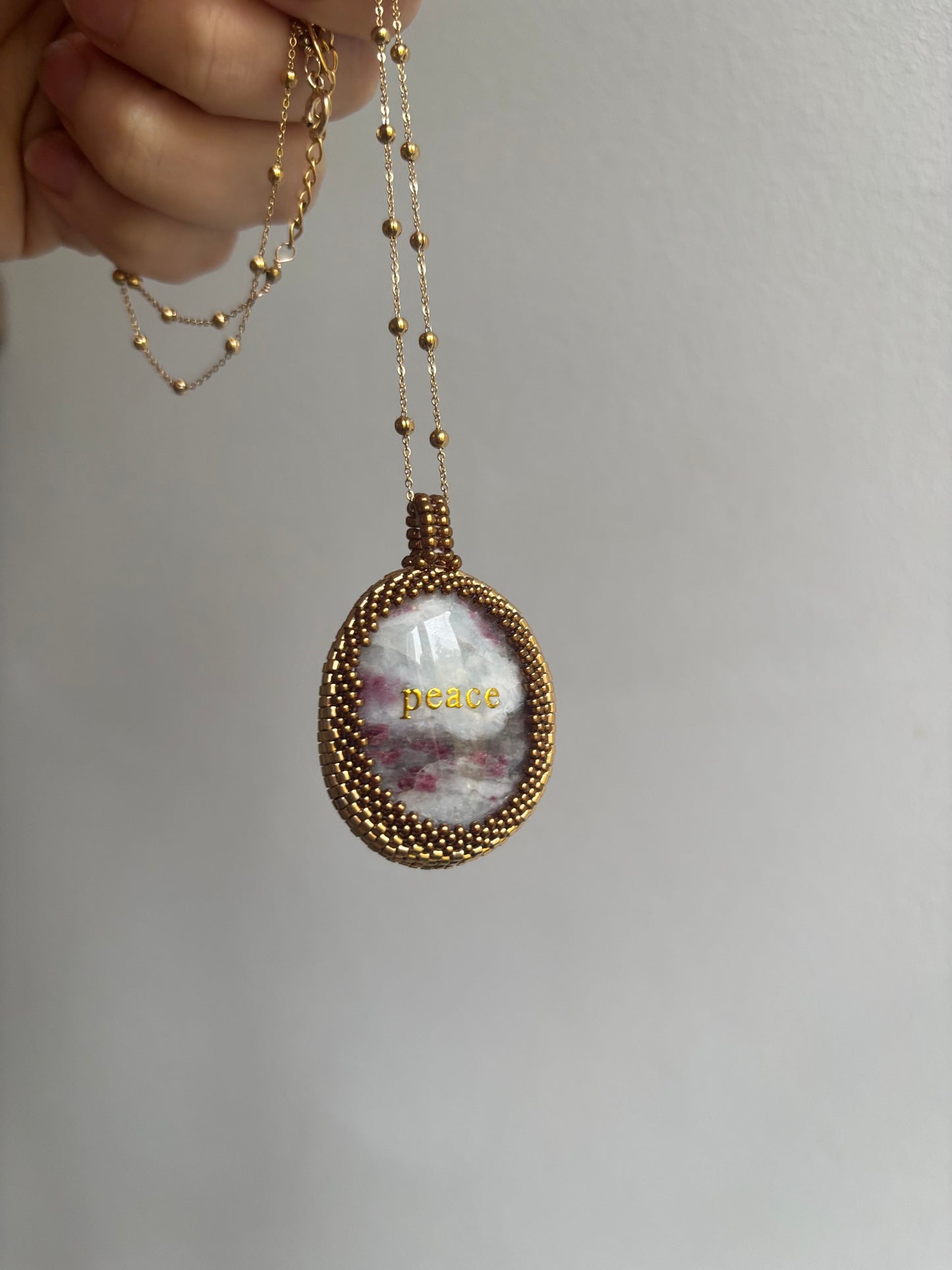 Pièce unique Peace Rubis & Calcite Surprise pour Fanny ♡