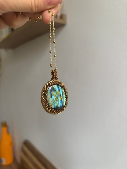 Pièce unique Labradorite LOVE pour Claire ♥︎