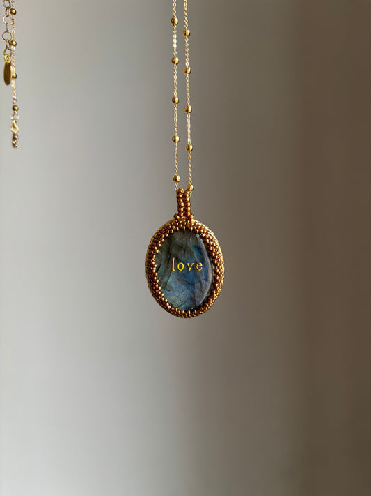 Pièce unique pour Margaux "LOVE" Labradorite 💙